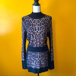 Cache sz. L sweater with back zipper. Leopard print, fitted cotton/stretch.